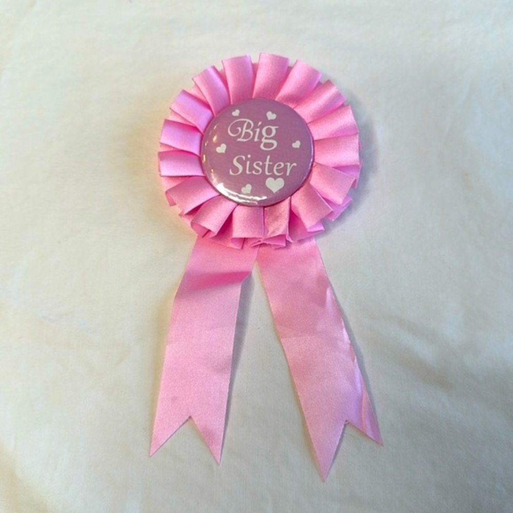 Big Sister pin. Perfect for baby shower, sprinkle or to announce your pregnancy.